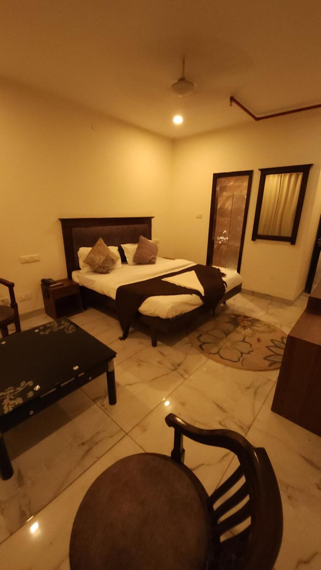 Hotel Bliss Stay Chandīgarh 외부 사진