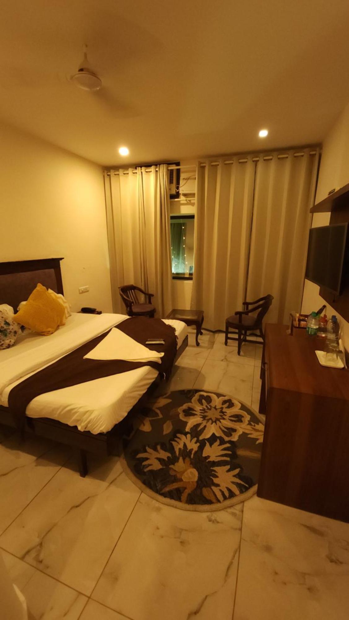 Hotel Bliss Stay Chandīgarh 외부 사진